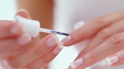 Nail Polish: మీ పిల్లల చేతికి నెయిల్ పాలిష్ వేస్తున్నారా? ఎంత ప్రమాదమో తెలుసా?