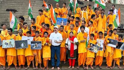 Chandrayaan-3's ambitious lunar mission gathers prayers from devotees across India | WATCH