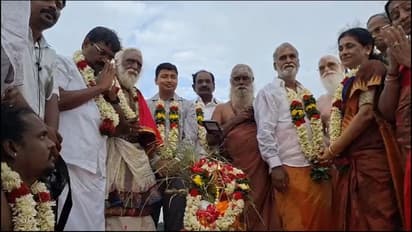 ஈச்சனாரி விநாயகர் கோவில் கும்பாபிஷேகம்; அமைச்சர் சேகர்பாபு உள்பட ஆயிரக்கணக்கான பக்தர்கள் பங்கேற்பு