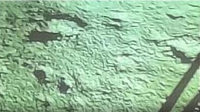 चंद्रमा के दक्षिणी ध्रुव पर लैंडिंग के बाद Chandrayaan-3 ने भेजी 1st तस्वीर, इसे देख गर्व से झूमा इंडिया