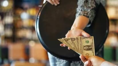 ടിപ്പായി 45,000 രൂപ നൽകി, പോരാ 90,000 രൂപ തന്നിട്ട് പോയാല്‍ മതിയെന്ന് വെയിറ്റർ, സംഭവം ഫ്രാന്‍സിലെ ഹോട്ടലില്‍