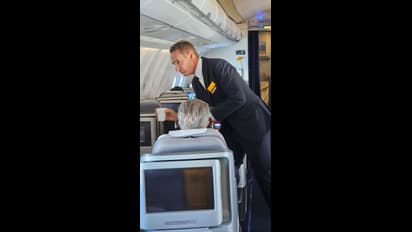 ವಿಮಾನದಲ್ಲಿ ಕ್ಯಾಬಿನ್ ಸಿಬ್ಬಂದಿಯಾಗಿ ಕೆಲಸ ಮಾಡಿದ ಪ್ರಖ್ಯಾತ ಏರ್‌ಲೈನ್ಸ್‌ ಸಿಇಒ!