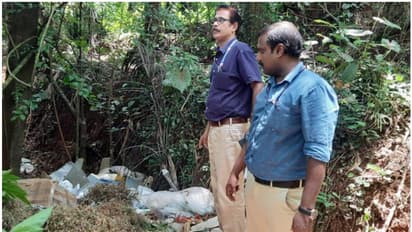 മാലിന്യം റോഡിലിട്ട് മടങ്ങി വീട്ടുടമ, പിന്നാലെ വമ്പൻ പണി, മൊത്തം മാലിന്യവും സ്വന്തം ചിലവിൽ നീക്കണം, പിന്നെ പിഴ