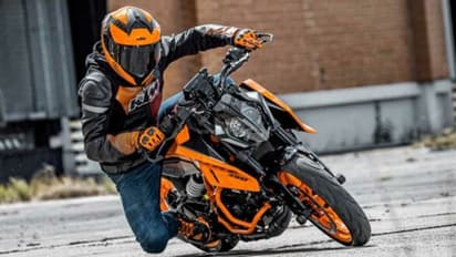 மேன்படுத்தப்பட்ட அம்சங்கள்.. அட்டகாசமான டெக்னாலஜி.. வெளியானது KTM 390 Duke 2024 - விலை என்ன தெரியுமா?