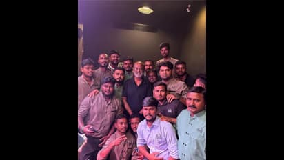 ஜெயிலர் படத்தின் அதகளமான வெற்றியை... அலப்பறை இன்றி சிம்பிளாக கொண்டாடிய ரஜினி - வைரலாகும் போட்டோஸ்