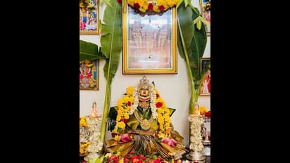 நடிகை விஜயலட்சுமி வீட்டு வரலட்சுமி நோம்பு எப்படி இருக்குனு பாருங்க..! வைரலாகும் போட்டோஸ்..! 