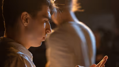 Here are 7 hacks to recite a poem well