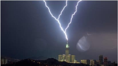 കനത്ത മഴ; മക്കയില്‍ കാര്‍ ഒഴുക്കില്‍പ്പെട്ട് അധ്യാപകന്‍ മരിച്ചു