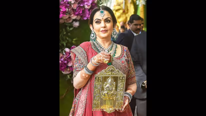 ரிலையன்ஸ் முக்கிய பொறுப்பில் இருந்து நீடா அம்பானி விலகல்; ஈஷா, ஆகாஷ், ஆனந்துக்கு முக்கிய பொறுப்பு!!