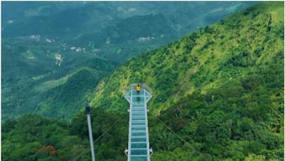 സന്തോഷവാർത്ത! ഇനി വണ്ടി സ്റ്റാർട്ട് ചെയ്തോളൂ.. വാഗമൺ ഗ്ലാസ് ബ്രിഡ്ജ്  എൻട്രി ഫീ പകുതിയാക്കി കുറച്ചു!