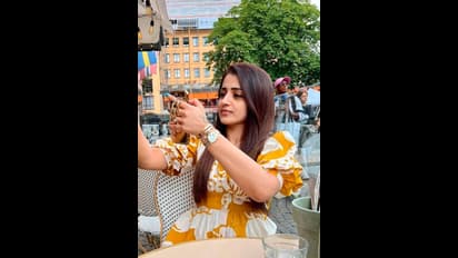 ನಟಿ ತ್ರಿಷಾ ಕೈಯಲ್ಲಿ ಗ್ಲಾಸ್‌; ಹುಡುಗರಿಗೆ ಎಣ್ಣೆ ಚಿಂತೆ, ಹುಡುಗಿಯರಿಗೆ ಡ್ರೆಸ್‌ ಬೆಲೆ ಚಿಂತೆ