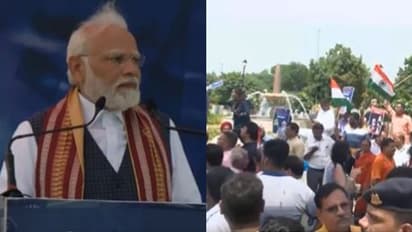 വെയിലത്ത് SPG അംഗം കുഴഞ്ഞുവീണു; പ്രസംഗം നിര്ത്തി, വൈദ്യസഹായം ഉറപ്പുവരുത്തി പ്രധാനമന്ത്രി