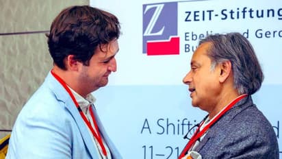 'നദീം വിതുമ്പുന്നുണ്ടായിരുന്നു, എനിക്കും വാക്കുകൾ കിട്ടിയില്ല'; വൈകാരിക കണ്ടുമുട്ടലിനെ കുറിച്ച് തരൂർ