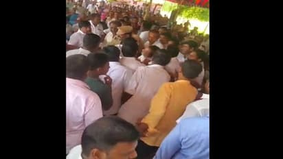 திமுக கூட்டத்தில் வாக்குவாதம்: புதிய நிர்வாகிகள் நியமனத்தில் அதிருப்தி?