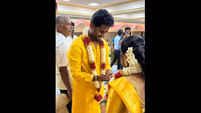 யூடியூபரை காதலித்து கரம்பிடித்த விஜய் டிவி சீரியல் நடிகை ஜனனி - வைரலாகும் வெட்டிங் கிளிக்ஸ்