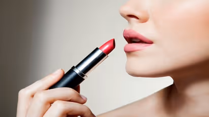 ಅತ್ತೆ ತನ್ನ ಮೇಕಪ್ ಬಳಸುತ್ತಾರೆಂದು ಪತಿಗೆ ವಿಚ್ಚೇದನ ಕೊಡ ಹೊರಟ ಸೊಸೆ!