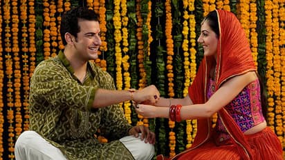 Raksha ‌Bandhan 2023: 30 अगस्त को कब तक रहेगी भद्रा, कब बांधें भाई को राखी, कौन-सा मंत्र बोलें? जानें हर बात