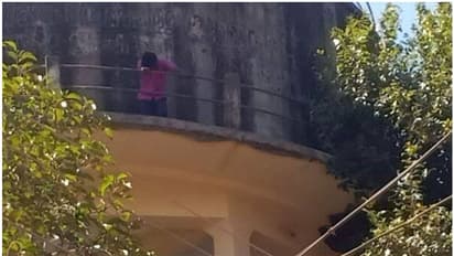 ഓണക്കാലമായിട്ടും കുടിവെള്ളമില്ല, ജലസംഭരണിക്ക് മുകളിൽ കയറി വാർഡ് മെമ്പറിന്റെ ഭീഷണി; ചര്ച്ചക്കൊടുവിൽ പരിഹാരം