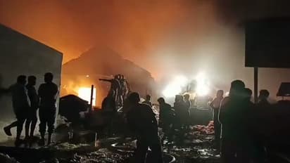 திருப்பூர் பனியன் நிறுவனத்தில் பயங்கர தீ விபத்து: பல கோடி ரூபாய் மதிப்புள்ள பொருட்கள் நாசம்!