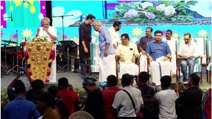 സംസ്ഥാന സർക്കാരിന്റെ ഓണം വാരാഘോഷത്തിന് തുടക്കം, പൊളിവചനങ്ങൾ തിരിച്ചറിയണമെന്ന് മുഖ്യമന്ത്രി