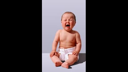 குழந்தை மீண்டும் மீண்டும் அழுதால் வெறும் நோய் அல்ல..காரணம் இதுதான்..!!