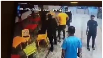 മാളില് സിനിമ കാണാനെത്തിയ 35 വയസുകാരന്റെ ദാരുണാന്ത്യം മിനിറ്റുകള്ക്കുള്ളില്; വീഡിയോ ദൃശ്യങ്ങള് പുറത്ത്
