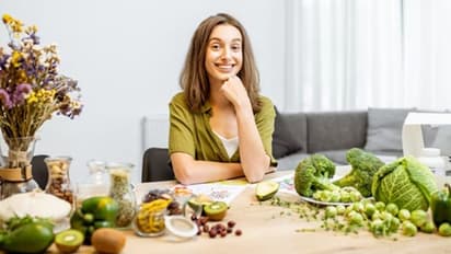 വിറ്റാമിന് 'എ'യുടെ അഭാവം; ഡയറ്റില് ഉള്പ്പെടുത്താം ഈ എട്ട് ഭക്ഷണങ്ങള്...