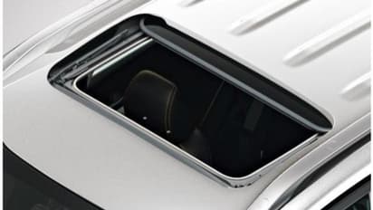 ഈ ജനപ്രിയ വാഹനം ഇനി കൂടുതൽ പ്രിയങ്കരമാവും; സണ്‍റൂഫ് കൂടി ഉൾപ്പെടുത്തി കിടിലൻ ഫീച്ചറുകളുമായി എത്തിക്കഴിഞ്ഞു