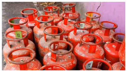 ജനത്തിന് ആശ്വാസം; പാചകവാതക വില കുറച്ചു, തീരുമാനം കേന്ദ്ര മന്ത്രിസഭായോഗത്തിൽ