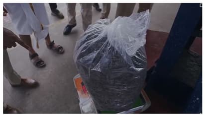 മീൻ കയറ്റുന്ന പിക്കപ്പ് വാനില് കഞ്ചാവ്, കോഴിക്കോട് ലഹരിമരുന്നിനെതിരായ നിരീക്ഷണം ശക്തം