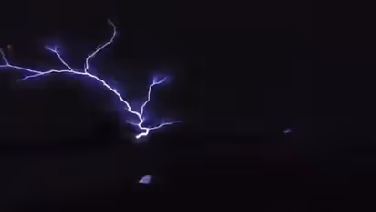 From cockpit, pilot records rare lightning-like phenomenon (Watch)