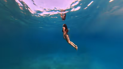  റഷ്യൻ ദമ്പതികളുടെ ആഴക്കടലിലെ റെക്കോർഡ് ഡെവിംഗിനിടെ അപ്രതീക്ഷിതമായി ഭാര്യയെ കാണാതായി !