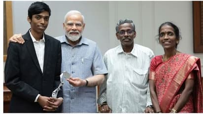 ప్రధానిని కలిసిన యువ చెస్ గ్రాండ్ మాస్టర్ ప్రజ్ఞానంద.. మోడీ ఏమన్నారంటే...