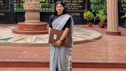 UPPCS-J टॉपर रश्मि सिंह ने बताएं सक्सेस मंत्र, कैसे तैयारी करें एस्पिरेंटस, किन चीजों पर फोकस जरुरी