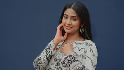 'നിങ്ങളില്‍ പാപം ചെയ്യാത്തവര്‍ കല്ലെറിയട്ടെ'; പ്രതികരണവുമായി നവ്യ നായര്‍