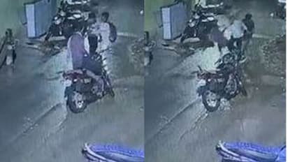 ബൈക്കില് നിന്ന് 'വീണ' രണ്ട് പേരെ സഹായിക്കാന് ഓടിയെത്തി; ശേഷം നടന്നത് ആരെയും ഉലയ്ക്കുന്ന ദുരനുഭവം...