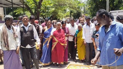 ಉಪೇಂದ್ರ ಶವಯಾತ್ರೆ ನಡೆಸಿದ ಪ್ರತಿಭಟನಾಕಾರರು: ಧಿಕ್ಕಾರ ಕೂಗುವ ಮೂಲಕ ಆಕ್ರೋಶ