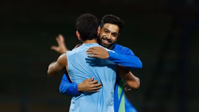 സൈക്കോളജിക്കല്‍ മൂവ്; ഇന്ത്യക്കെതിരെ ഒരുമുഴം മുമ്പേ ഇലവന്‍ പ്രഖ്യാപിച്ച് പാകിസ്ഥാന്‍, വിയര്‍ക്കും