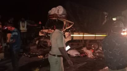 ತುಮಕೂರು: ಶಿರಾ ಬಳಿ ಬೆಳ್ಳಂಬೆಳಗ್ಗೆ ಸರಣಿ ಅಪಘಾತ, ನಿವೃತ್ತಿಯ ಬಳಿಕ ಸ್ವಗ್ರಾಮಕ್ಕೆ ತೆರಳುತ್ತಿದ್ದವರು ಮಸಣಕ್ಕೆ..!