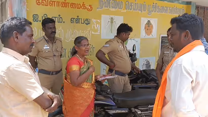 அரசுபள்ளியில் மாணவிகள் பொட்டு, பூ வைக்க நோ சொன்ன தலைமை ஆசிரியை; இந்து முன்னணியினர் முற்றுகையிட்டதால் பரபரப்பு