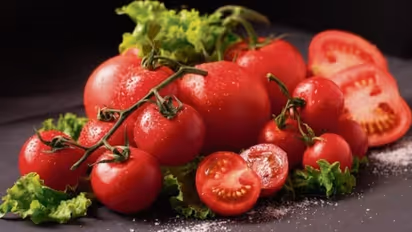 നൂറ് ഗ്രാം തക്കാളിയില് എന്തൊക്കെയുണ്ടെന്ന് അറിയാമോ?