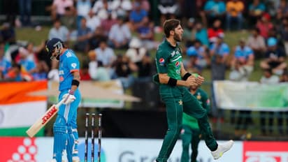 രോഹിത്തിനെയും കോലിയെയും ബൗള്ഡാക്കി; മറ്റൊരു പേസര്ക്കുമില്ലാത്ത അപൂര്വ റെക്കോർഡ് സ്വന്തമാക്കി ഷഹീന് അഫ്രീദി