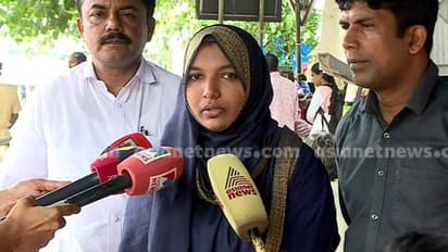 വയറ്റിൽ കത്രിക കുടുങ്ങിയ സംഭവം; 1 കോടി രൂപ നഷ്ടപരിഹാരം ആവശ്യപ്പെടും; ഹർഷിന സമരസമിതി ഹൈക്കോടതിയിലേക്ക്