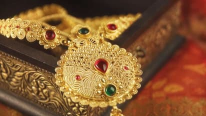 ಶುಭ ಸಮಾರಂಭಕ್ಕಾಗಿ ಖರೀದಿಸಿ ಚಿನ್ನ ಮತ್ತು  ಬೆಳ್ಳಿ; ಇಂದಿನ ದರ ಇಲ್ಲಿದೆ ನೋಡಿ