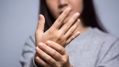 വിറ്റാമിൻ ബി 12ന്റെ കുറവ്; അറിയാം ലക്ഷണങ്ങളും കഴിക്കേണ്ട ഭക്ഷണങ്ങളും...