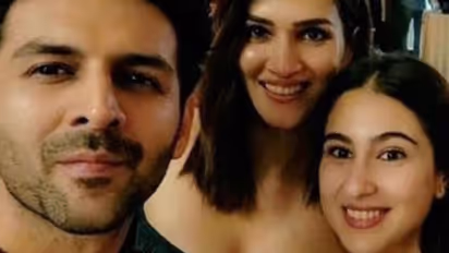 Ex-couple Kartik Aaryan, Sara Ali Khan's 'happy selfie' with Kriti Sanon goes VIRAL