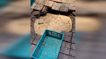 കൊച്ചിയിലെ സൂപ്പർമാർക്കറ്റിന് മുന്നിലെ കുഴി, നിറയെ അഴുക്കുജലം, പിതാവിനൊപ്പം എത്തിയ കുട്ടി ആശുപത്രിയിലായി  