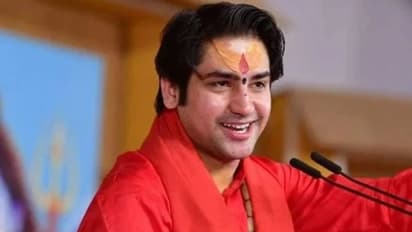 कौन हैं पंडित धीरेंद्र कृष्ण शास्त्री? कच्चे मकान में रहने वाला बच्चा कैसे बन गया बागेश्वर बाबा