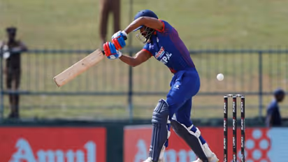 ഇന്ത്യക്കെതിരെ ഫിഫ്റ്റി നേടുന്ന ആദ്യ നേപ്പാള്‍ ക്രിക്കറ്റര്‍; ആരാണ് ആസിഫ് ഷെയ്‌ഖ്? വലിയ നേട്ടങ്ങള്‍ക്കുടമ 