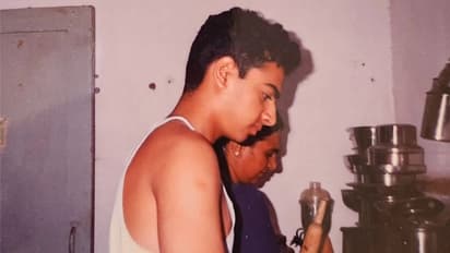 അടുക്കളയില് അമ്മയെ സഹായിക്കുന്ന സൈജു, ഫോട്ടോ ഏറ്റെടുത്ത് ആരാധകര്